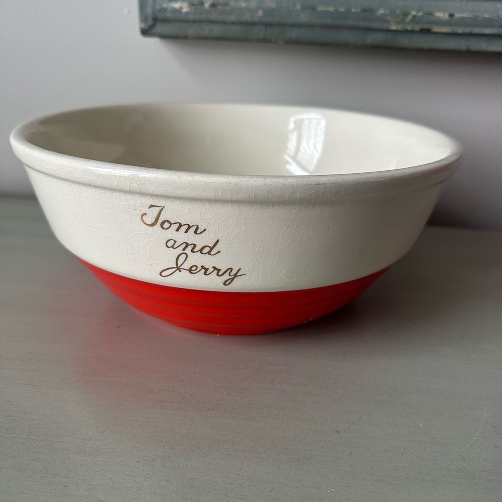 Vintage tom and Jerry 22k bunch bowl red white
